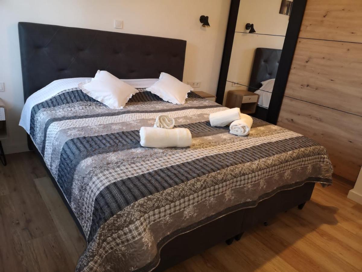 Lovro Luxury Apartment With Jacuzzi And Terrace Sea View Sali Ngoại thất bức ảnh